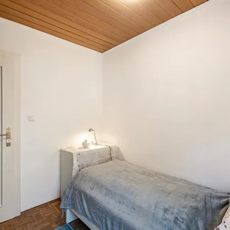 The Park Nest Frankfurt Apartment *