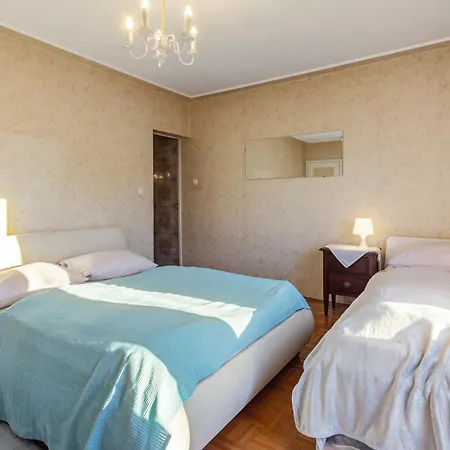The Park Nest Frankfurt Apartment
