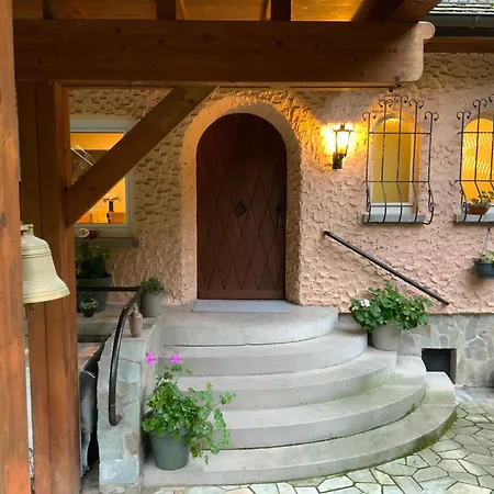 The Park Nest Frankfurt Apartment *