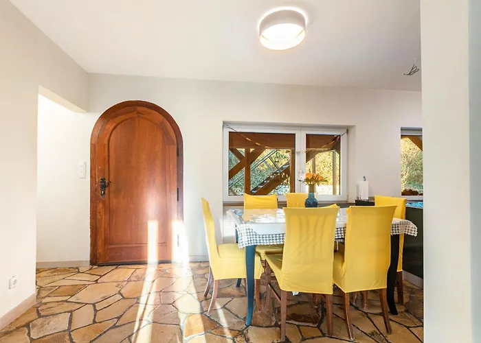 The Park Nest Frankfurt Apartment *